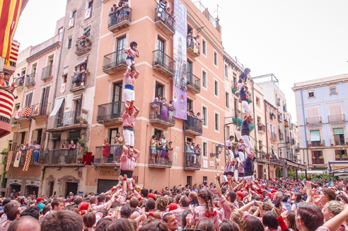 Tarragona posa hora als castells