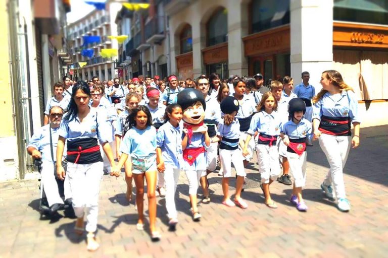 Castellers de cartró-pedra