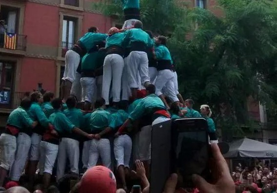 Pluja de folres i manilles