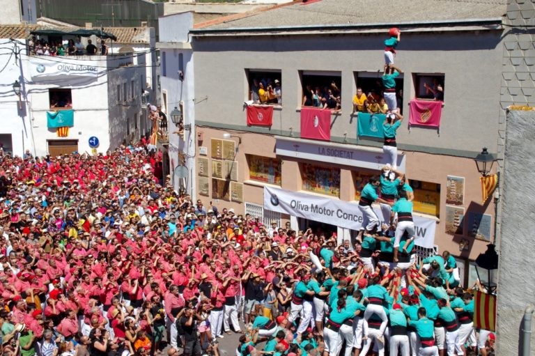 Diada de placa i mocador a la Bisbal