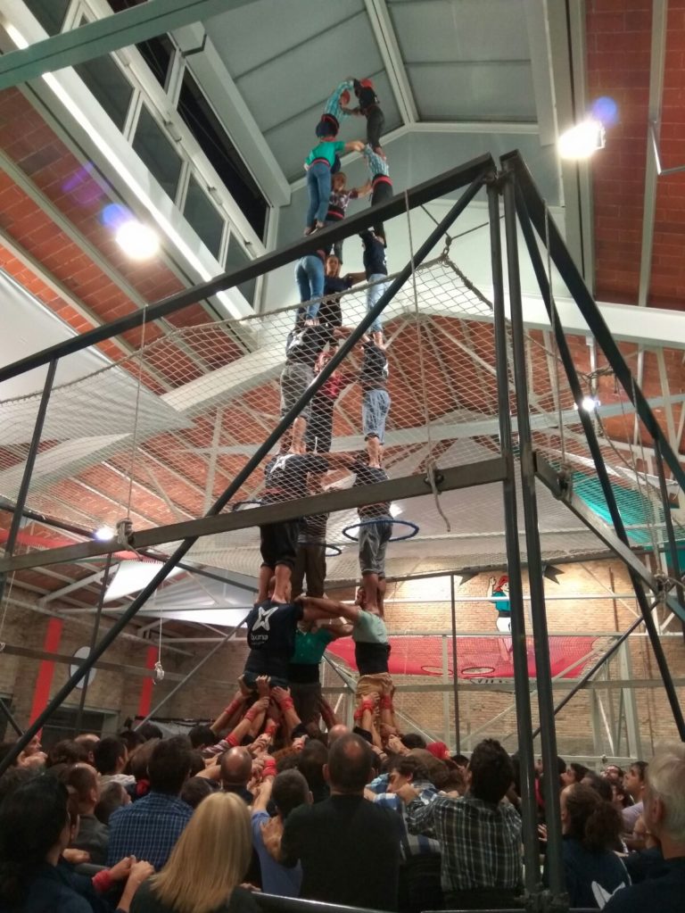El 3de9 sense folre truca a la porta