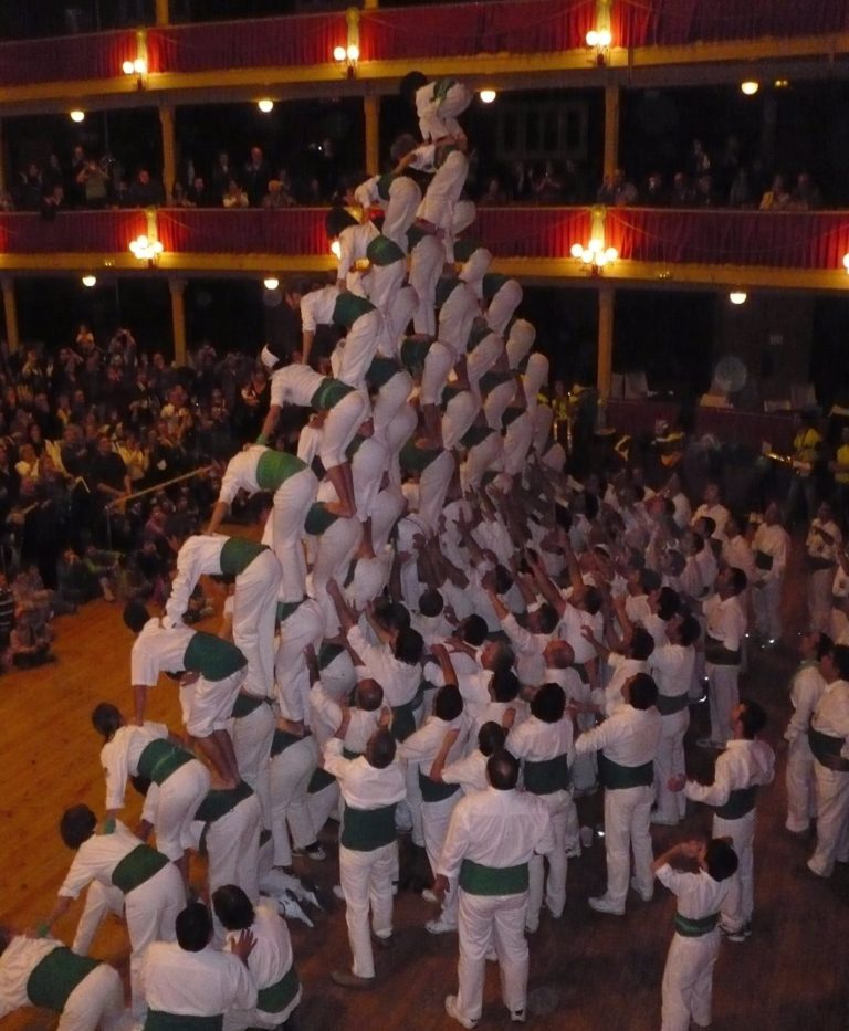 Els Falcons més castellers