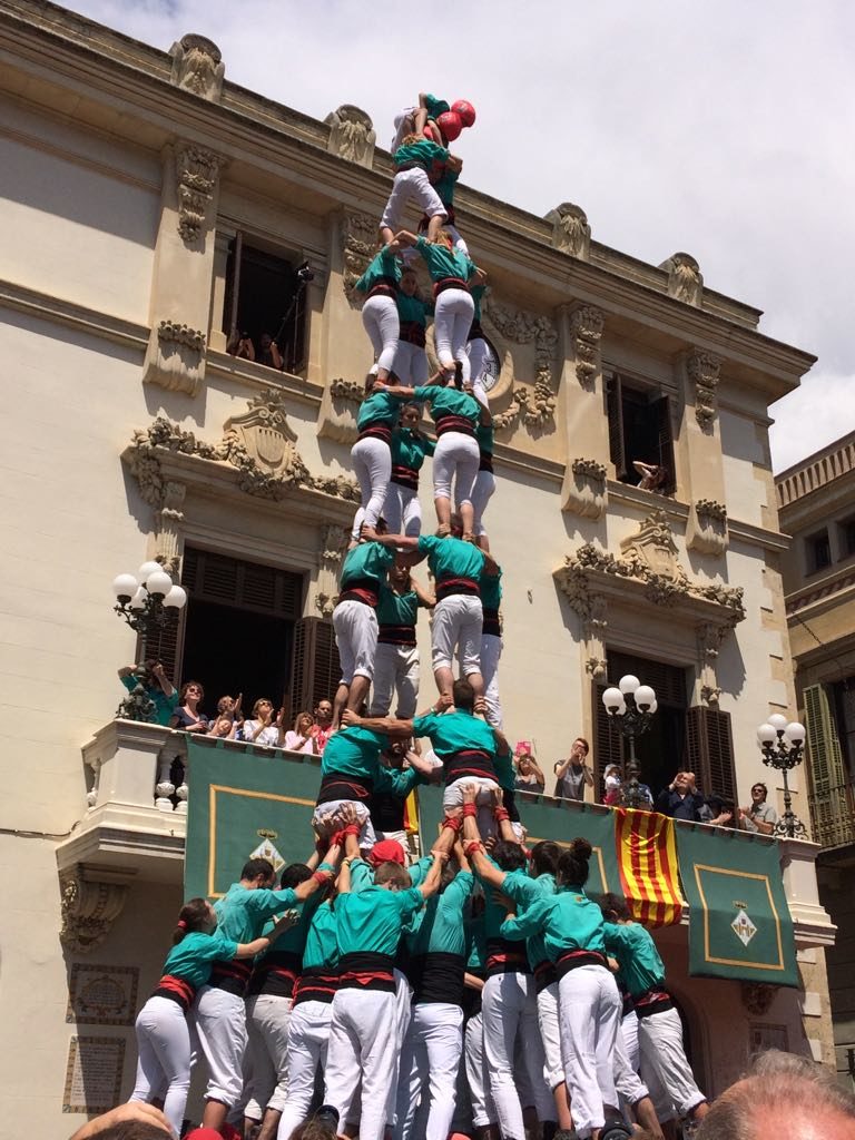 Tripleta verda i primer castell de 9 rosat