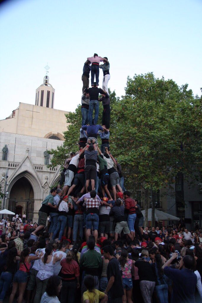 Els castells de 10 truquen a la porta