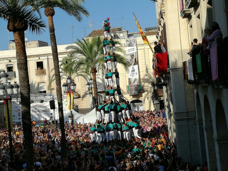 Vilanova mostra moltes més llums que ombres