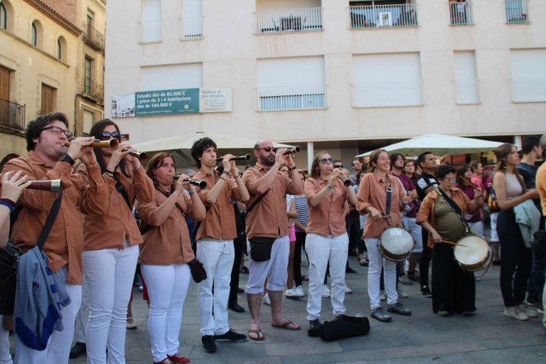 Els castells i les gralles necessiten de la festa