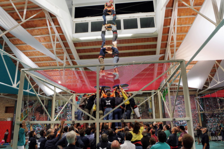 El pont que uneix Cal Figarot amb La Bisbal