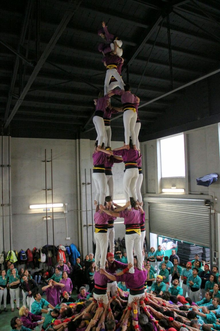 Castells de 8 remullats i clàssica morada