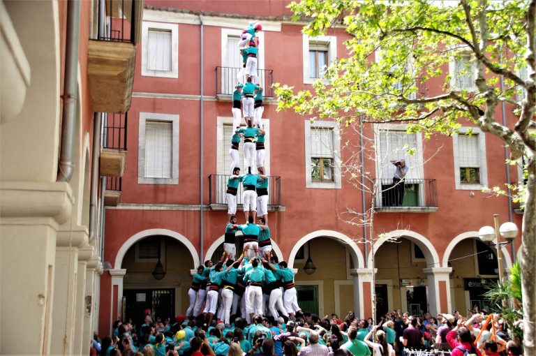 Els castells de 9 afloren a l’abril