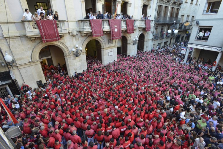 La Joves porta al Síndic l’espai a la plaça del Blat