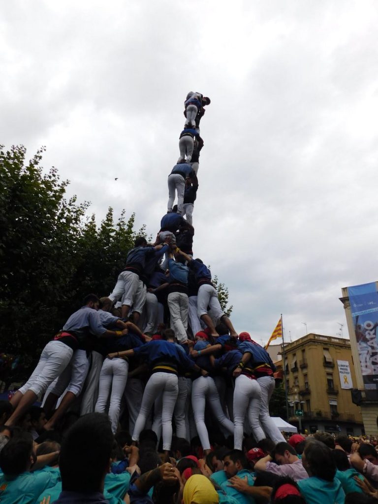 Glòria a les torres emmanillades