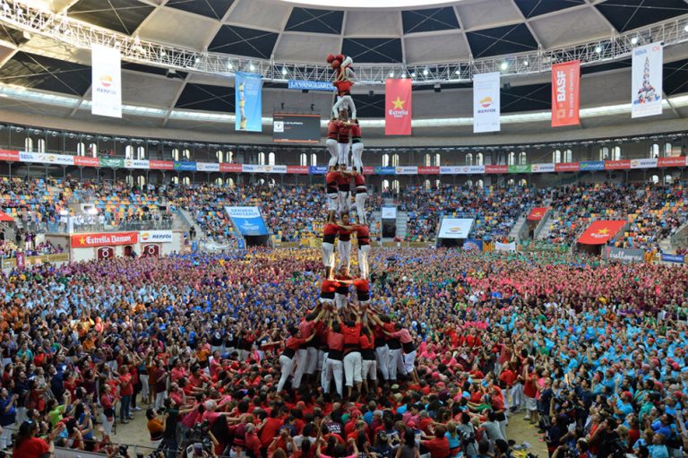 Castells de 9 i catedral per guanyar la segona sessió