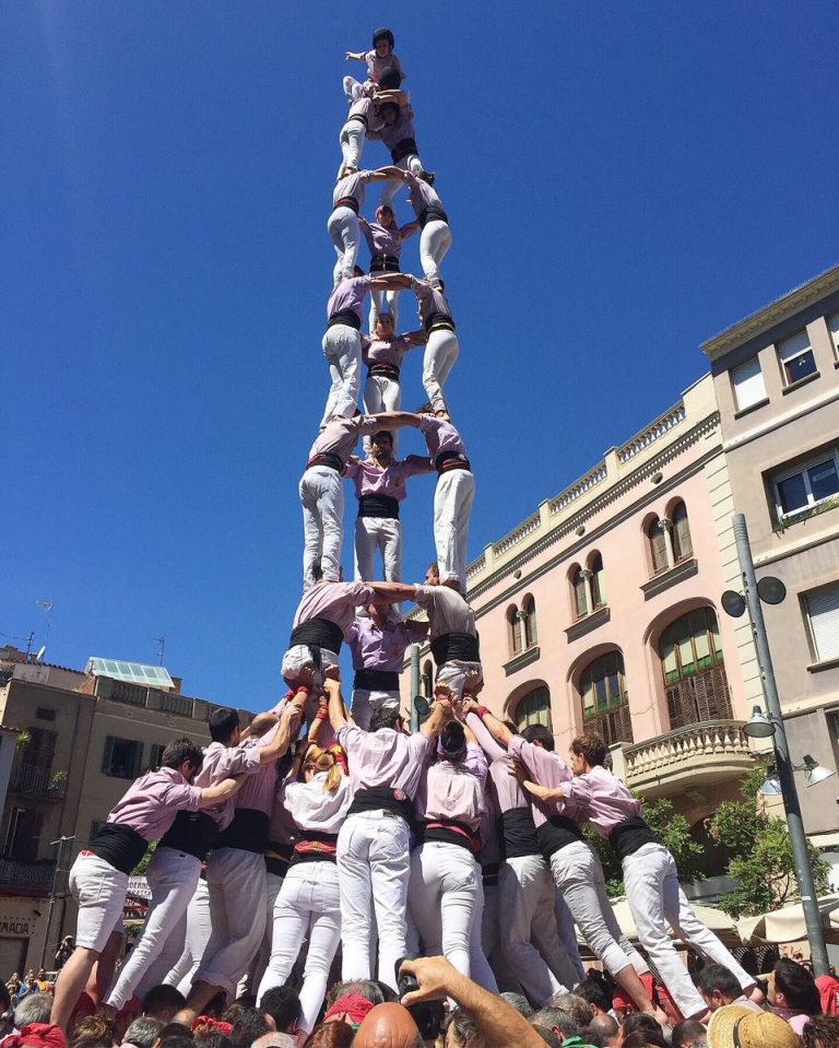 Els Minyons fan el primer 3de9 amb folre
