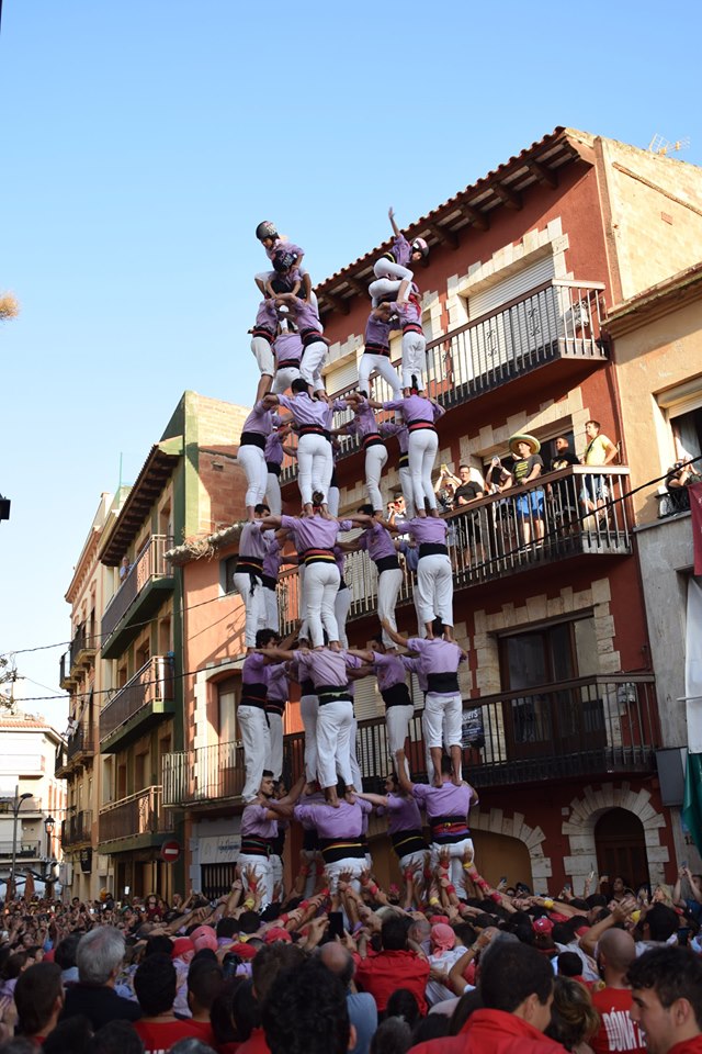 El 9de8 arriba a les places