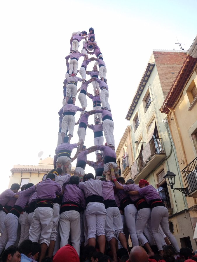 Dues poblacions veïnes i de gamma extra