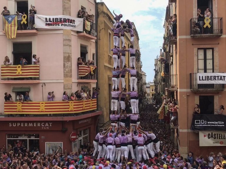 La Jove mostra galons per Sant Magí