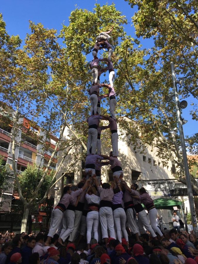 Castells de 9 a Sants en un moment greu de país