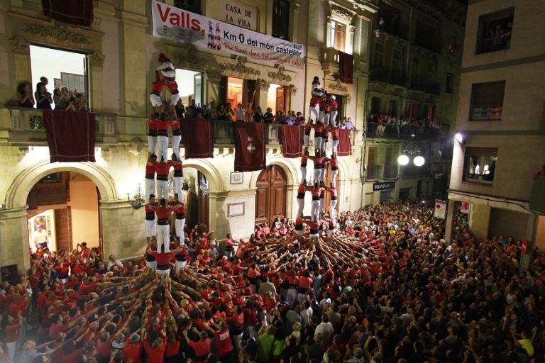 Sant Joan manté l’essència castellera