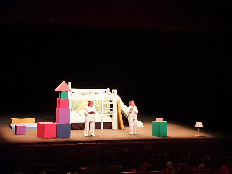 Tarragona porta els castells al teatre