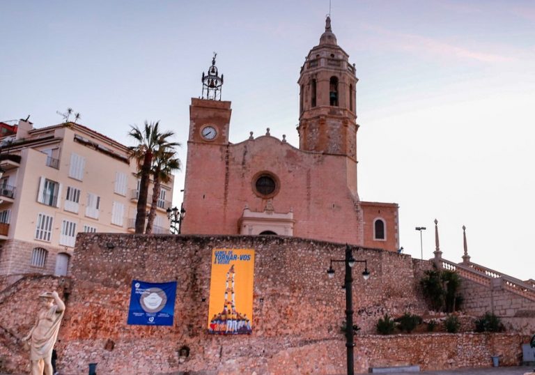 Rivalitat, Carnaval i castells al Garraf