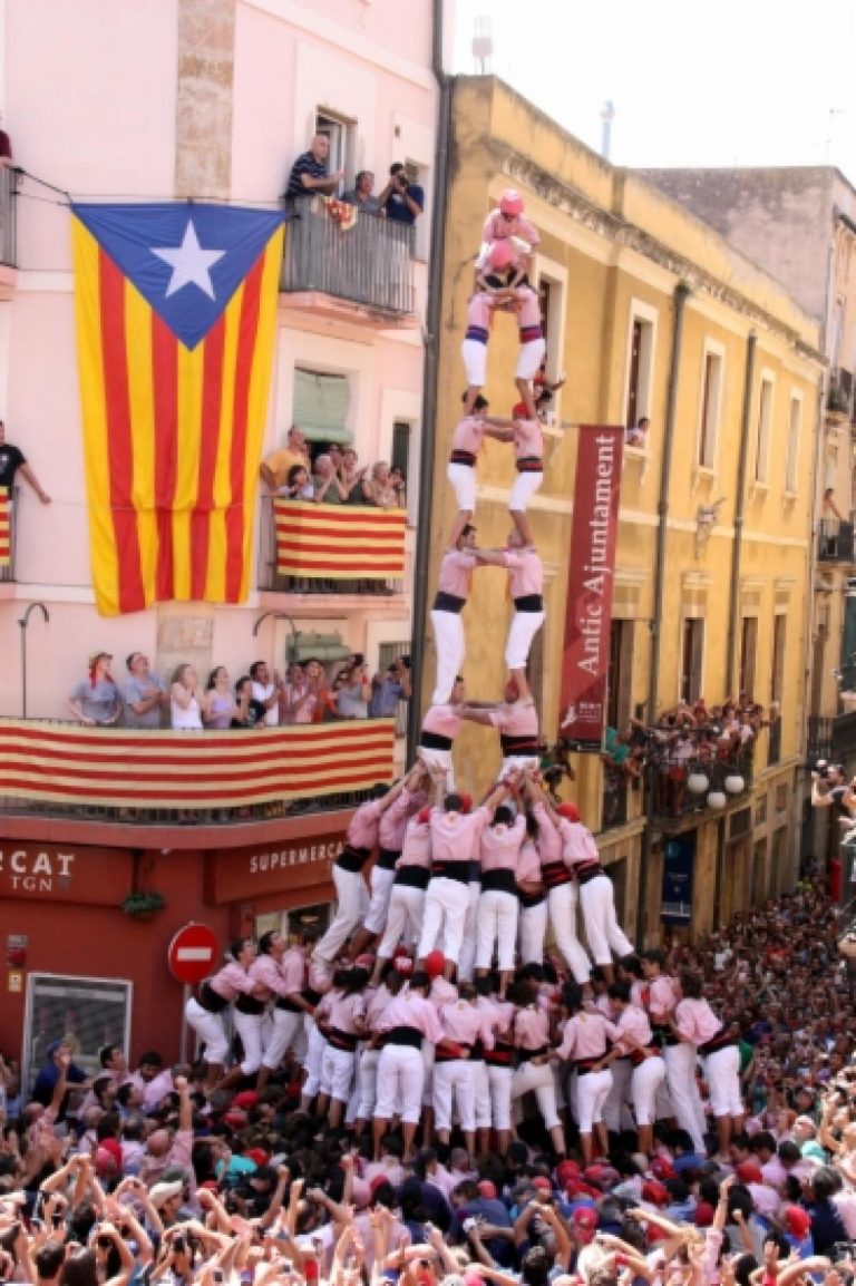 Grans castells: el 2de9 amb folre i manilles (1993-2019)