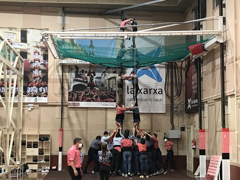 Assaigs de 75 i 125 persones en poques setmanes