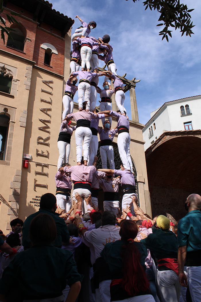 Els Minyons de Terrassa roden els 7 pisos a Caldes de Montbui