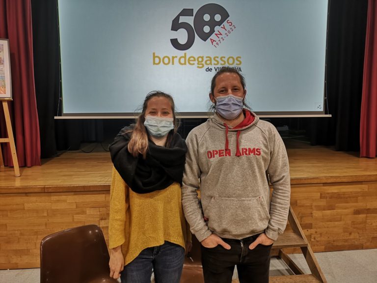 Una tècnica bicèfala agafa les regnes dels Bordegassos de Vilanova