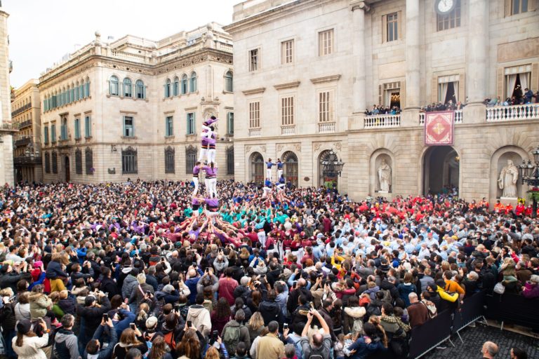 Els castells retroben la plaça de Sant Jaume