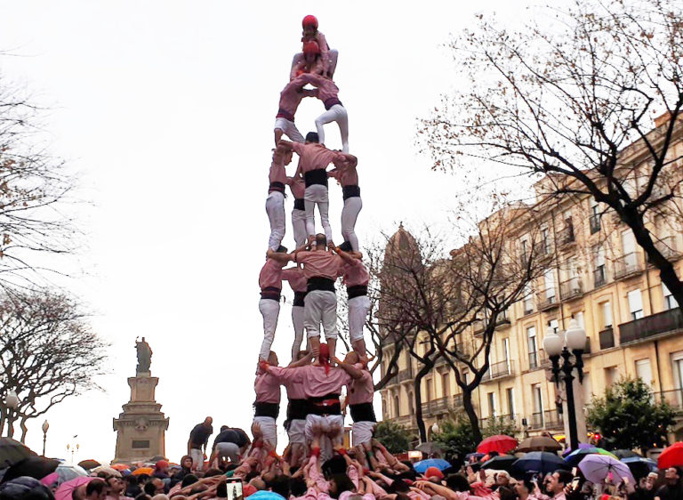 Temps, controlat; nombre de castells, il·limitat
