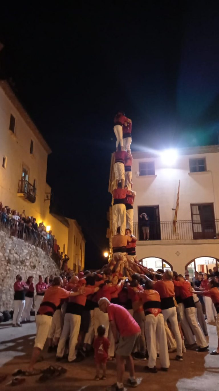 Divendres 5, 23h. La falta d’ambulància obliga a suspendre l’actuació de Sant Vicenç de Calders.