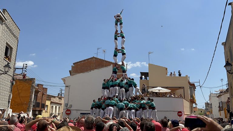 Els Castellers de Vilafranca s’escapen a la Bisbal en la ruta que els ha de portar a Sant Fèlix