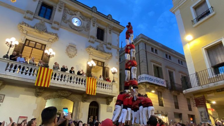 Els Castellers de Barcelona, la Jove de Sitges, els Xics, Esparreguera i els Al·lots sumen noves fites