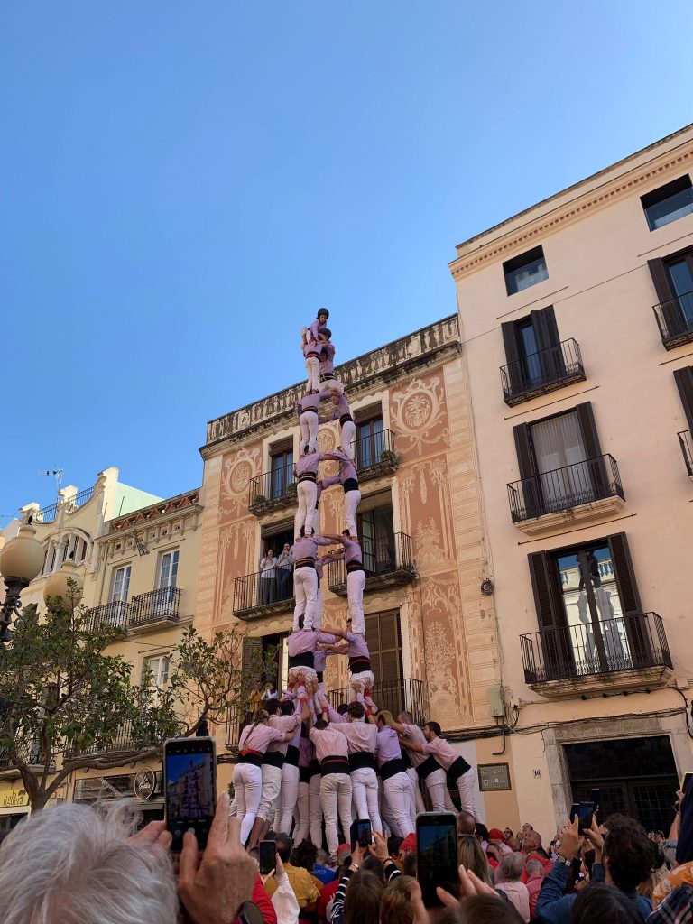 Els Minyons de Terrassa afinen estructures per a la seva diada i Barcelona no pot amb els 9 pisos