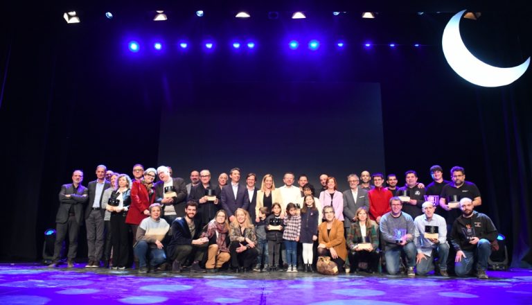 El pilar de 9, els Moixiganguers, la TAP i Quim Vilafranca, protagonistes d’una Nit de Castells amb premis repartits