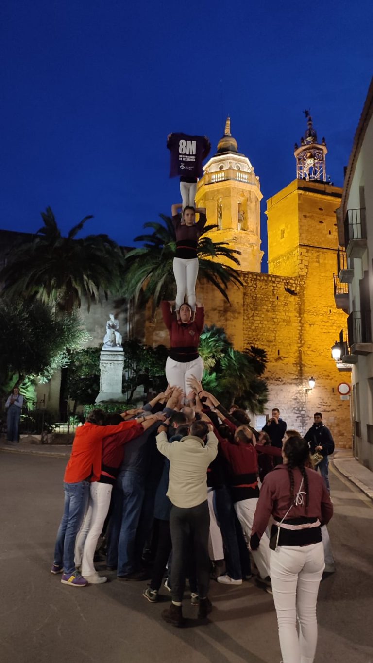 Pinya per més presència femenina