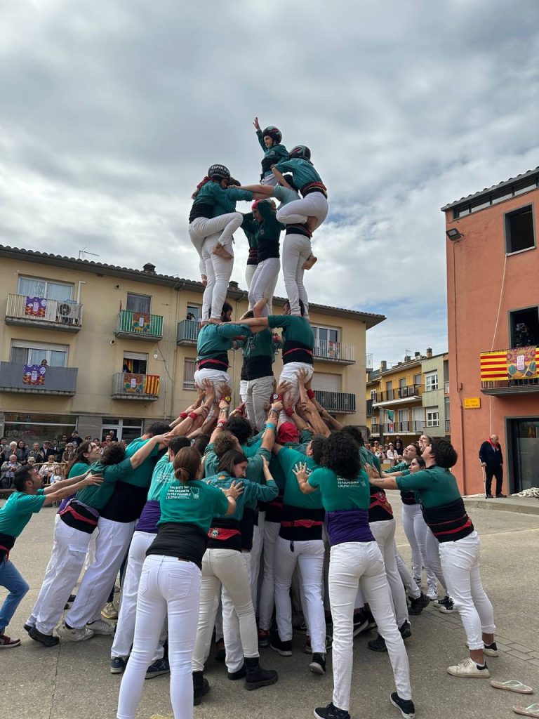 Dia de la Mona amb dues completes de 6