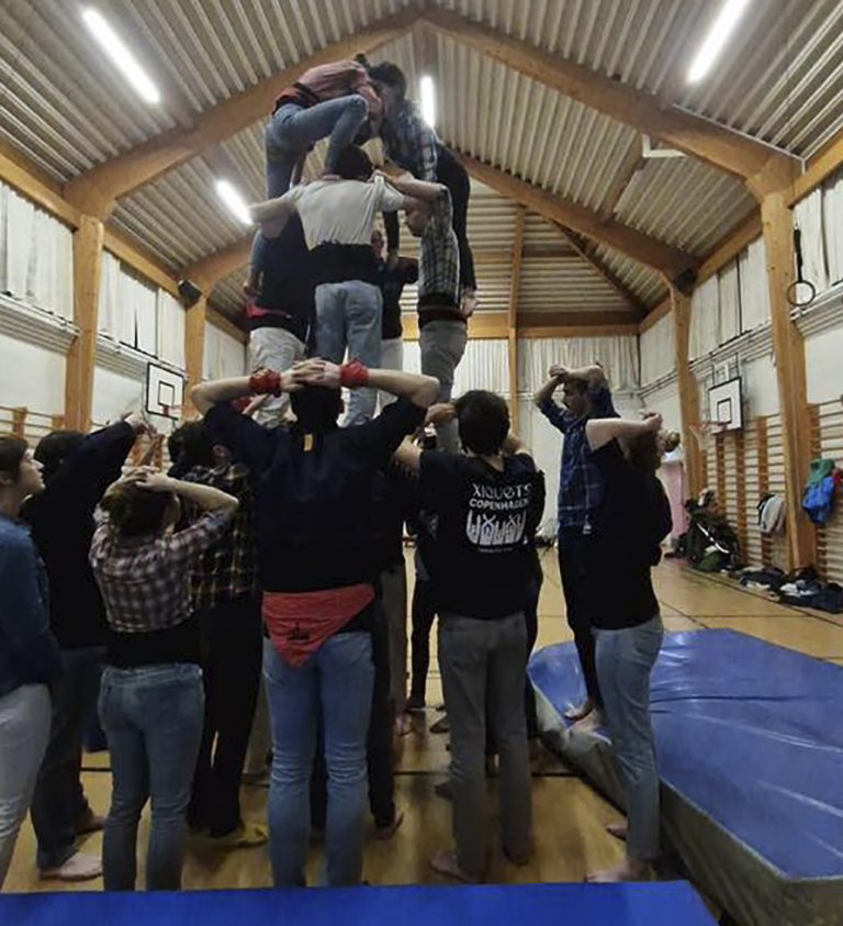 Més enllà de la construcció humana: La dimensió afectiva dels castells i la seva internacionalització