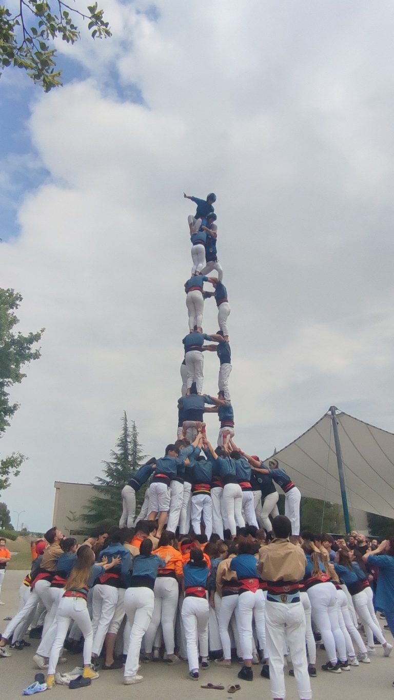 3de8 folrat a mitges dels Ganàpies i primer 4de7 de Bergants