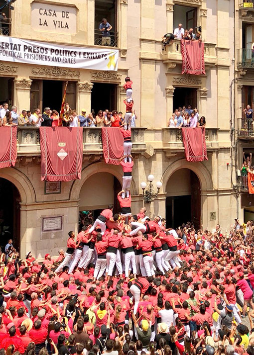 El 4de9 amb folre i pilar de Sant Joan