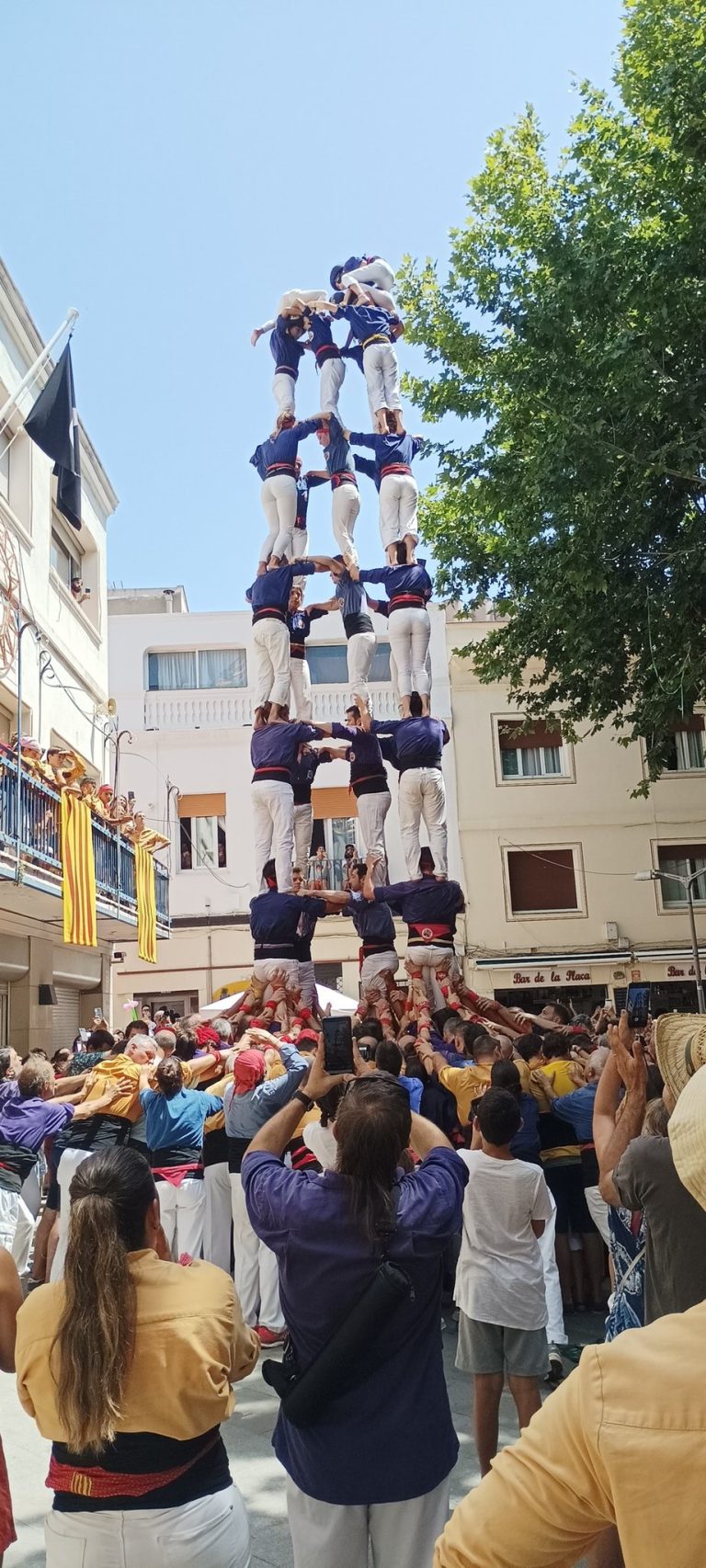Els Capgrossos exhibeixen múscul, en un cap de setmana de diferents èxits de colles mitjanes