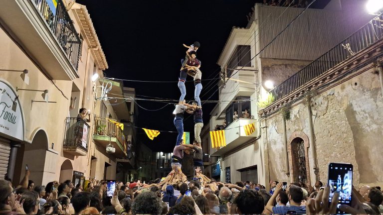 Els aficionats de Llorenç tornen a exhibir els castells de 6
