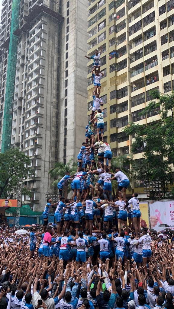 Tres grups de govindes arriben als 9 pisos i un intenta el de 10