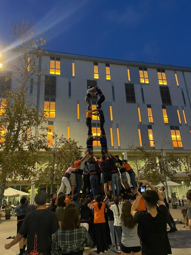 Valls acull una macrodiada universitària