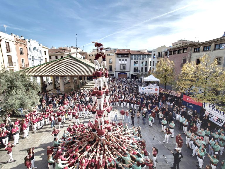 Els 4de8 de Berga, Tirallongues i Xics fan justícia a la feina feta