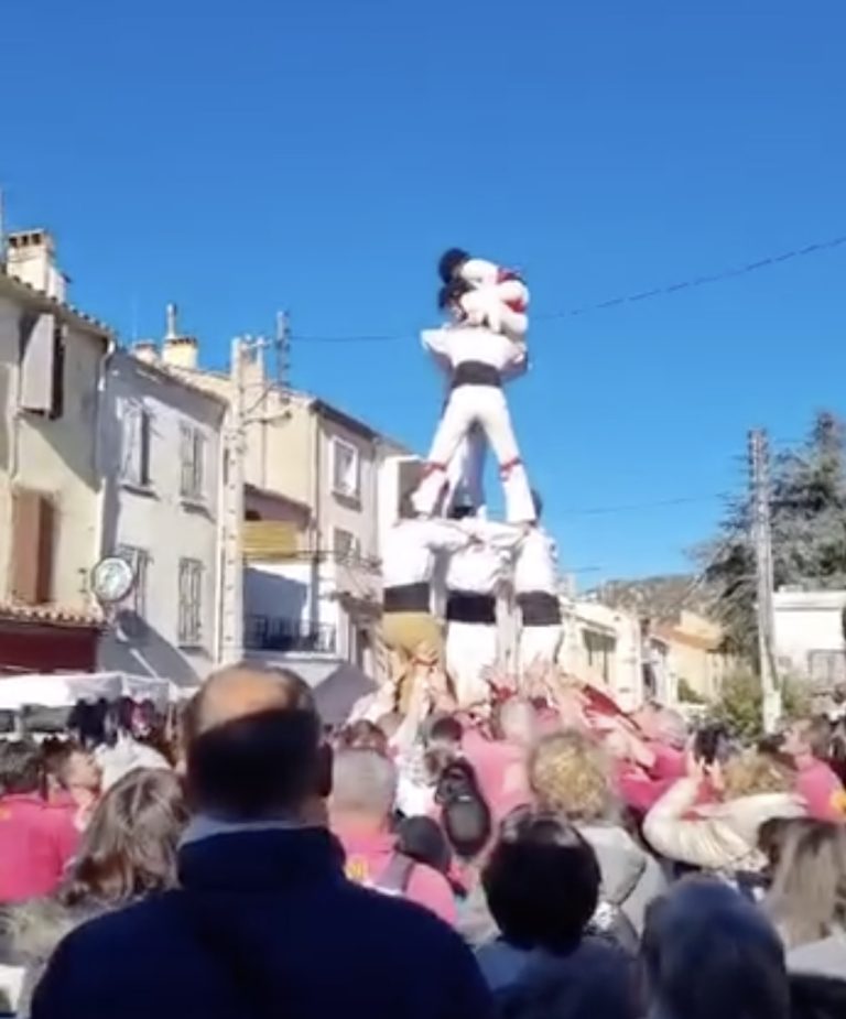 L’arrencada dels castellers de Tolosa