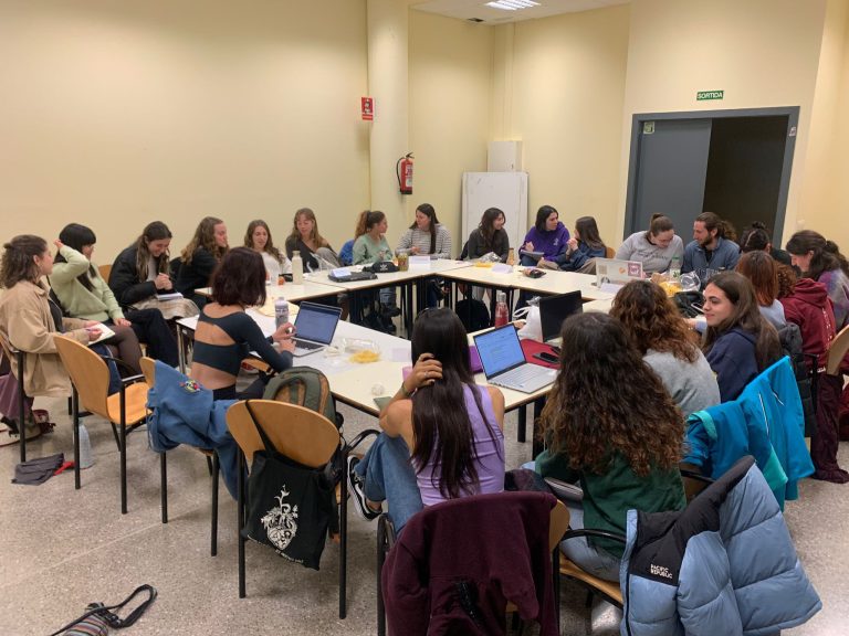 Les colles universitàries tanquen el calendari de primavera