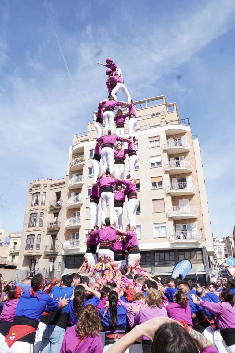 Els Moixiganguers obren la casella dels 8 pisos en un cap de setmana d’avenços en les colles mitjanes
