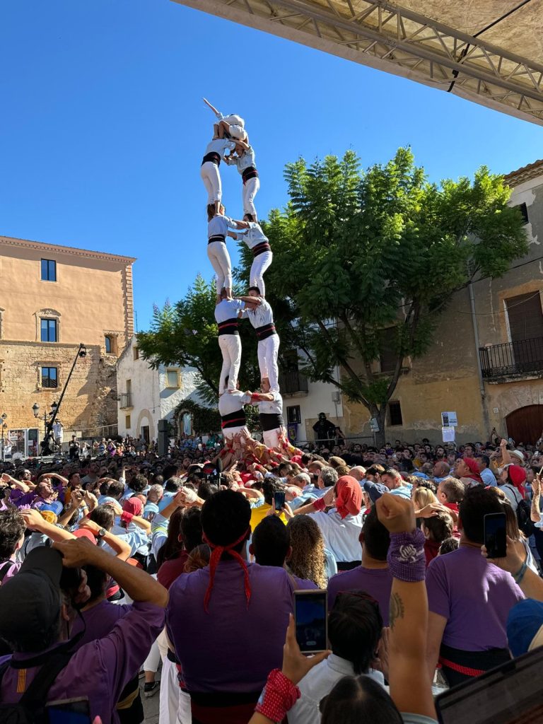 Els Nois s’emporten la primera sessió del Concurs, on els de Castelldefels estrenen galons de 8