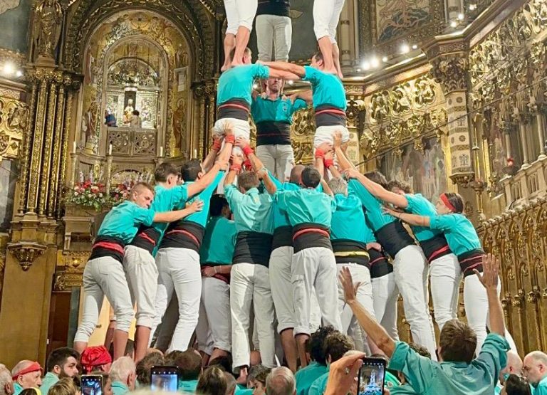 La basílica de Montserrat se suma a la història dels castells